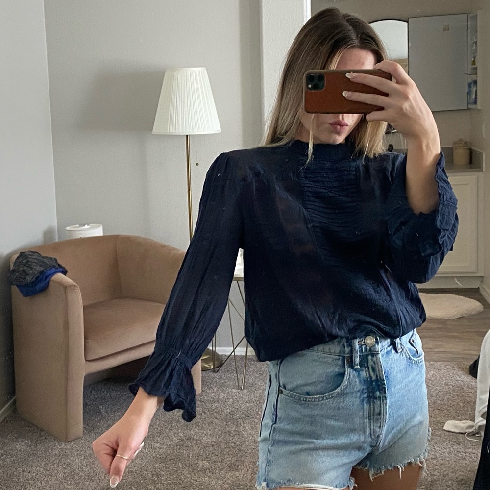 FREE PEOPLE NAVY BLUE LACE SHIRT SIZE S